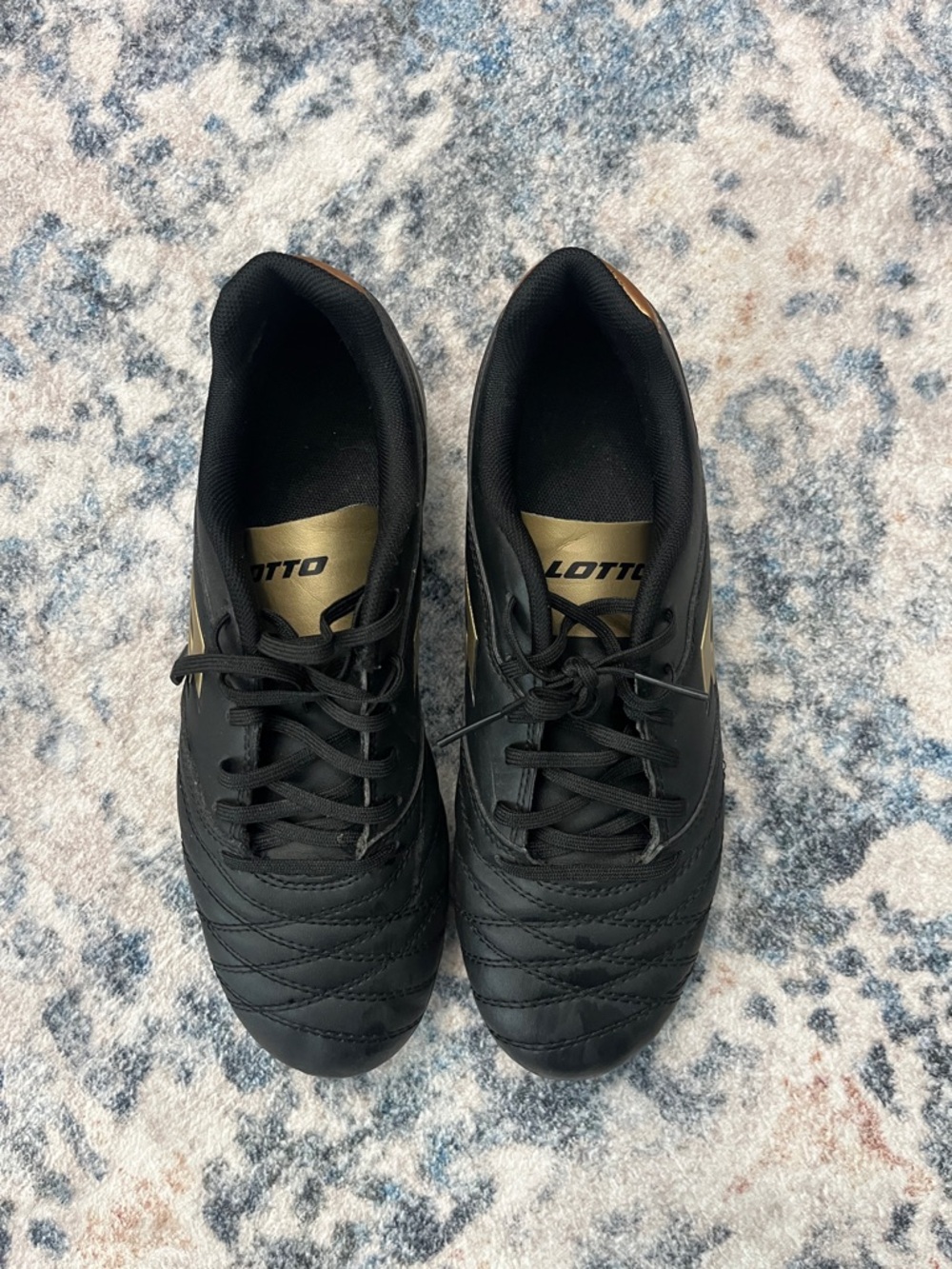 LOTTO Women’s Black Soccer Cleats